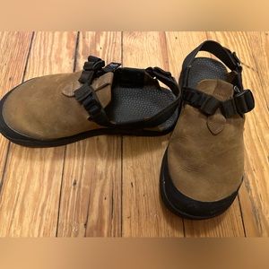 Bedrock Mountain Clog - Leather, men’s 8 / women’s 9, sand nubuck, lightly used